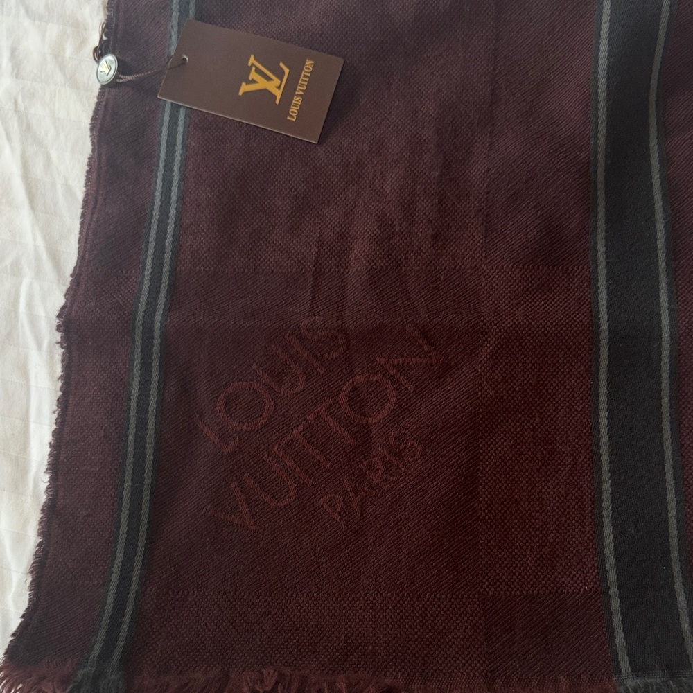 Louis Vuitton cashmere scarf Deep Burgundy and Black Scarf